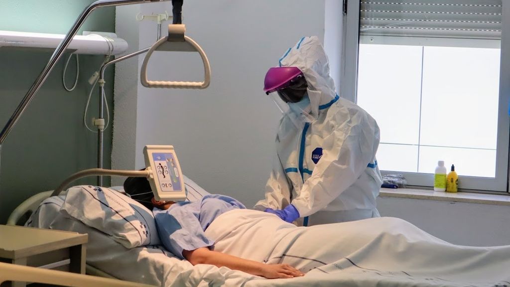 Vuelven a bajar los contagios en Andalucía con 1.613 casos y 14 muertes en 24 horas Vuelven a bajar los contagios en Andalucía con 1.613 casos y 14 muertes en 24 horas
