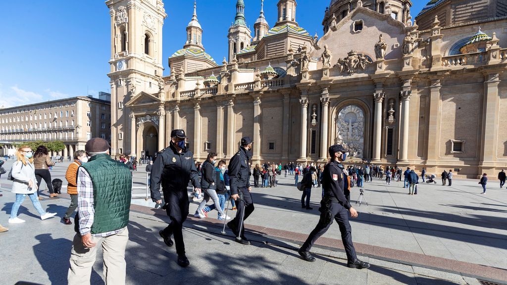 Fachada de la basílica del Pilar en Zaragoza