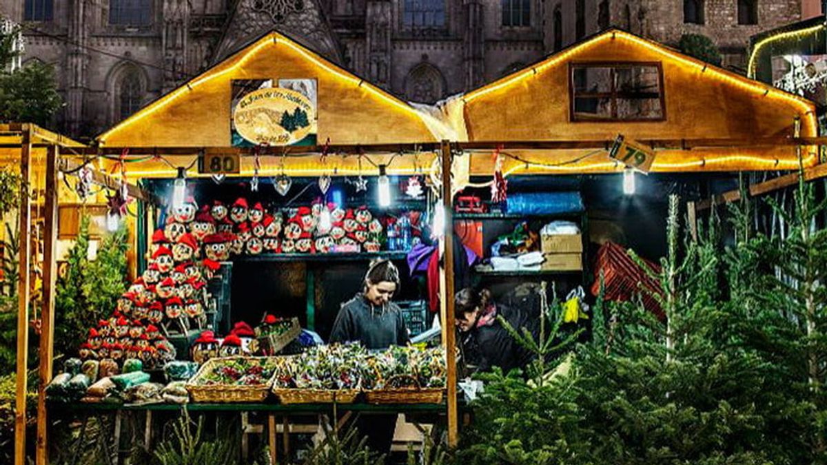 La Fira de Santa Llúcia de Barcelona y el Covid: ilusión, controles y distancia La Fira de Santa Llúcia de Barcelona y el Covid: ilusión, controles y distancia