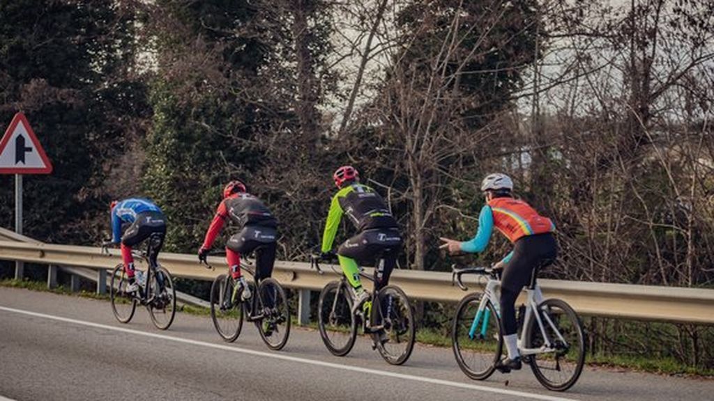 Dos ciclistas mueren en una carretera de El Papiol en un accidente de coche Dos ciclistas mueren en una carretera de El Papiol en un accidente de coche
