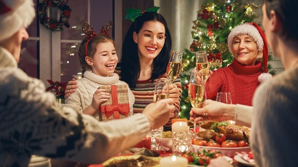 Cataluña permitirá las reuniones de 10 personas en Navidad y posiblemente los menores de 14 años no contarán Cataluña permitirá las reuniones de 10 personas en Navidad y posiblemente los menores de 14 años no contarán