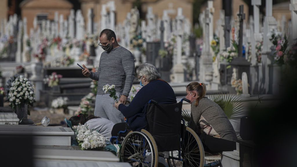 Noviembre se convierte en el mes más letal de la pandemia en Andalucía, Asturias, Murcia y Aragón Noviembre se convierte en el mes más letal de la pandemia en Andalucía, Asturias, Murcia y Aragón