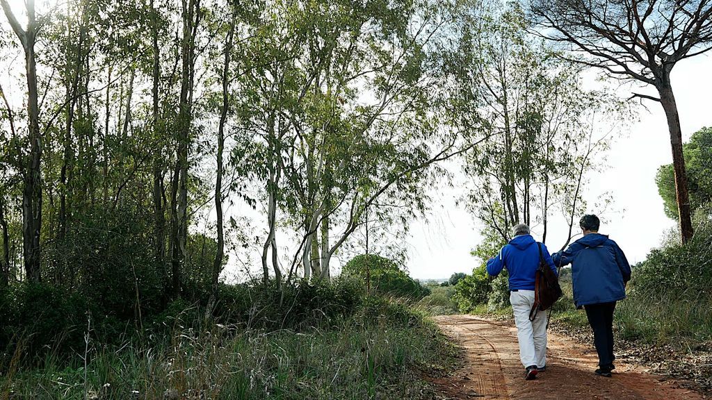 Juan Clavero y Juan Carlos Nava en el bosque de Rancho Linares