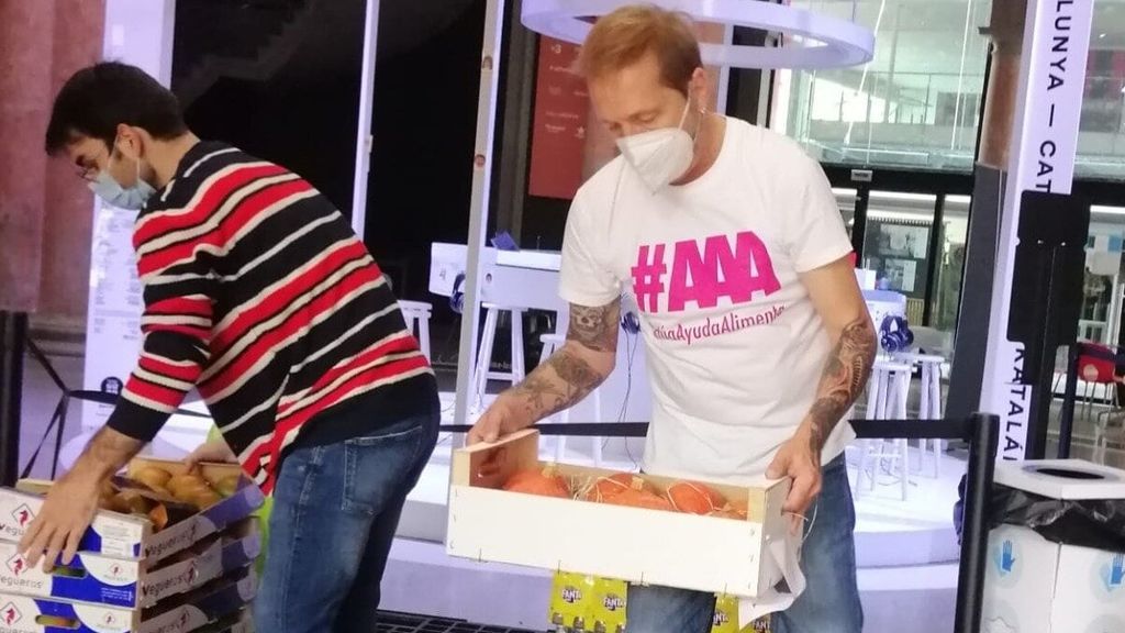David, promotor musical: "Claro que me da vergüenza pedir comida pero es una ayuda para poder pagar el alquiler” David, promotor musical: "Claro que me da vergüenza pedir comida pero es una ayuda para poder pagar el alquiler”