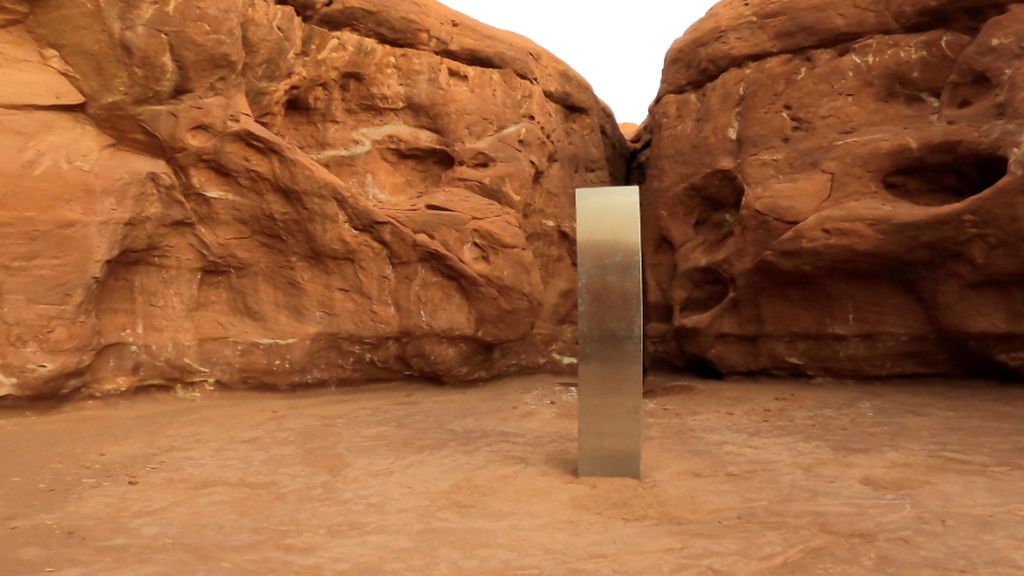Un fotógrafo aclara el misterio de la desaparición del monolito de Utah mientras emerge uno nuevo en Rumanía Un fotógrafo aclara el misterio de la desaparición del monolito de Utah mientras emerge uno nuevo en Rumanía