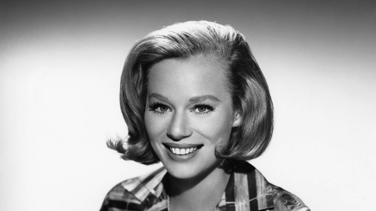 Muere Abby Dalton a los 88 años, la actriz que interpretó a la hija de Angela Channing en 'Falcon Crest' Muere Abby Dalton a los 88 años, la actriz que interpretó a la hija de Angela Channing en 'Falcon Crest'