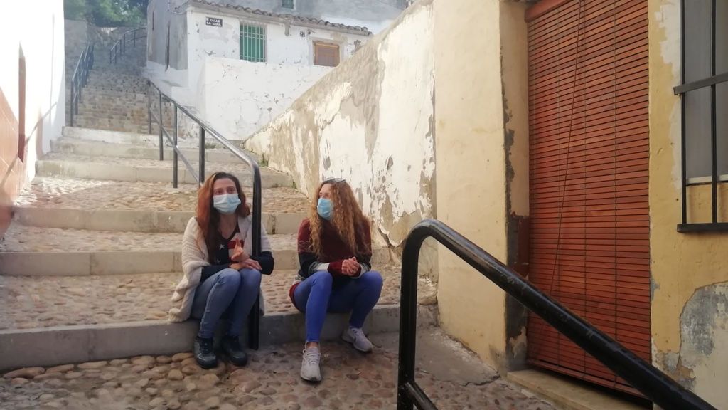 agredida con su hermana en el barrio