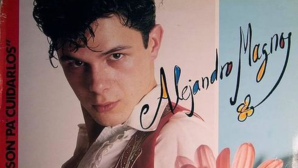 En su primer disco se presentó bajo el seudónimo de 'Alejandro Magno'.