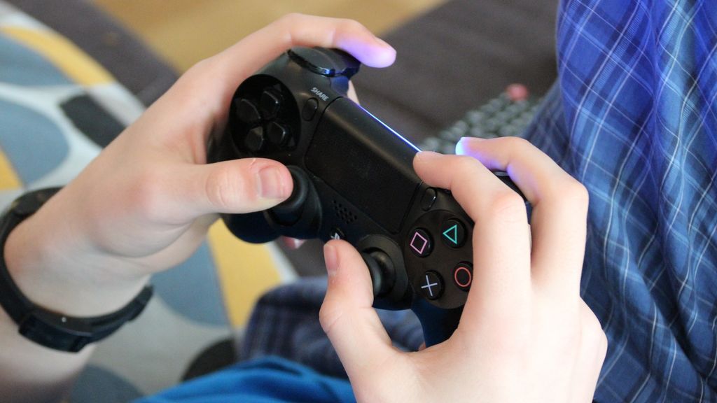 El aplaudido gesto de un vendedor a una mujer que buscaba videojuegos para niñas