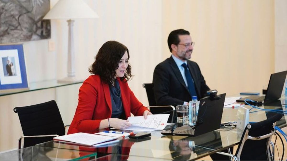 Madrid advierte por carta al Gobierno 'desleal' que irán al Constitucional si les obligan a subir impuestos Madrid advierte por carta al Gobierno 'desleal' que irán al Constitucional si les obligan a subir impuestos