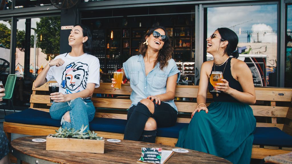 REUNION-AMIGAS-PEXELS