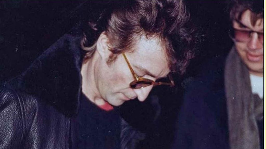 LENNON FIRMANDO A CHAPTMAN