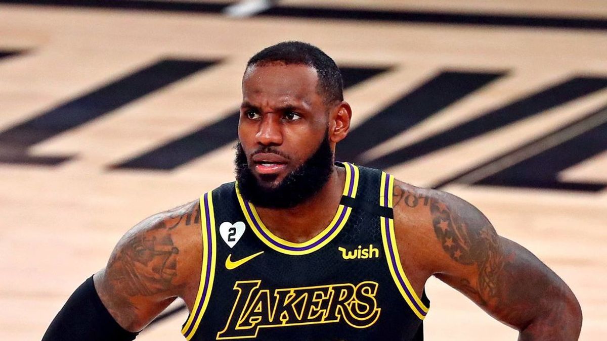 LeBron James prolonga dos años de contrato con los Lakers a cambio de 70 millones de euros LeBron James prolonga dos años de contrato con los Lakers a cambio de 70 millones de euros