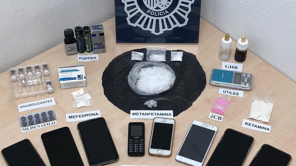 La Policía halla en las casas de Rafael Amargo drogas como GHB y ketamina, 6.000 euros y 8 móviles La Policía halla en las casas de Rafael Amargo drogas como GHB y ketamina, 6.000 euros y 8 móviles