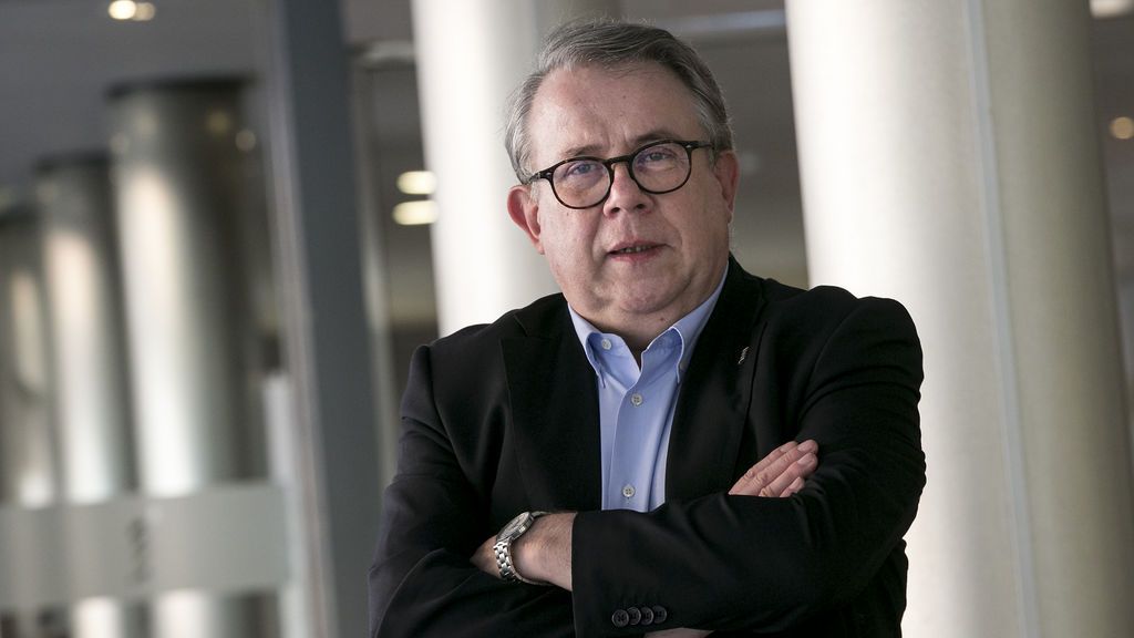 El presidente del Colegio de Médicos de Barcelona: "Estamos a las puertas de la tercera ola y será peor que la segunda" El presidente del Colegio de Médicos de Barcelona: "Estamos a las puertas de la tercera ola y será peor que la segunda"