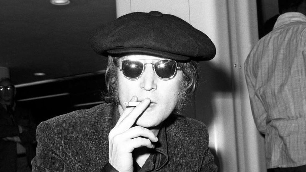 El último día de John Lennon 40 años atrás: fotos, entrevistas y autógrafo a su asesino