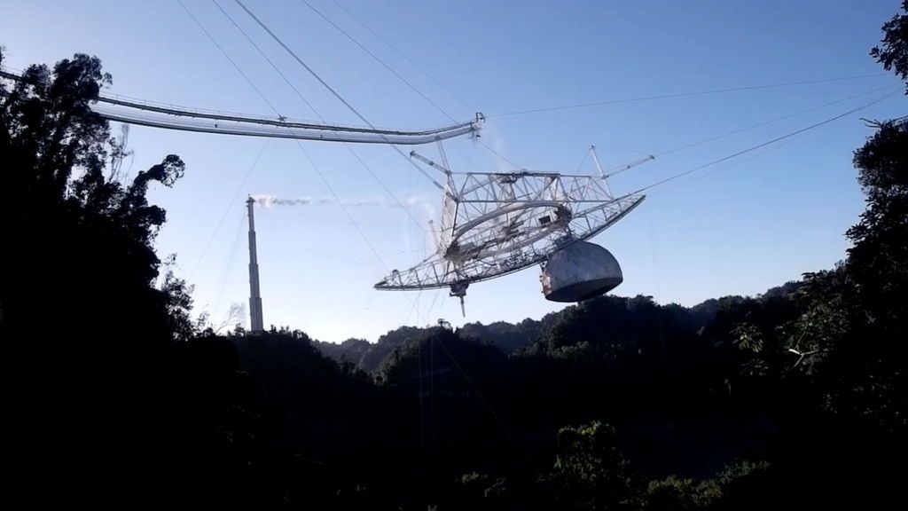 El histórico observatorio de Arecibo se desmorona