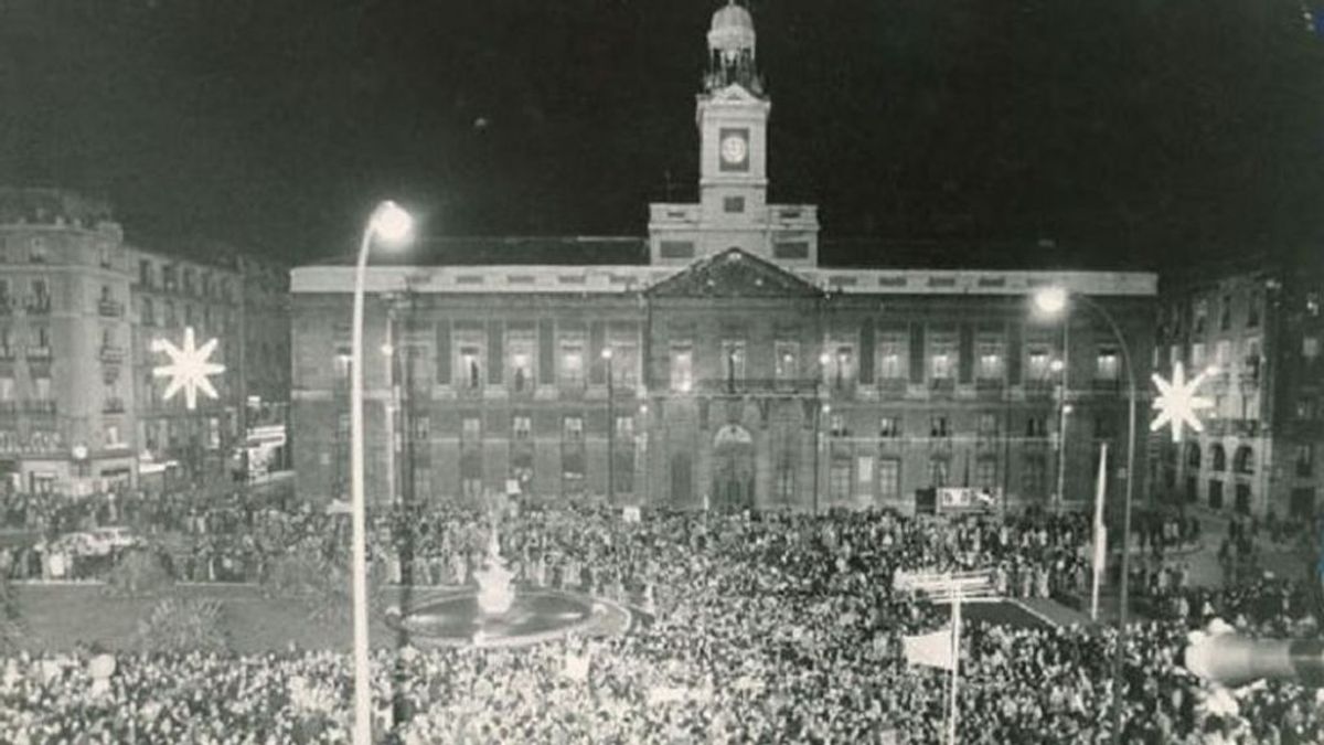 La covid acaba con la celebración de las campanadas en la Puerta del Sol por primera vez desde la Guerra Civil La covid acaba con la celebración de las campanadas en la Puerta del Sol por primera vez desde la Guerra Civil
