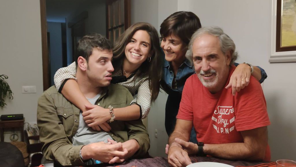 Montserrat, madre de un joven con un 98% de discapacidad: "Pol es invisible pero luchamos por darle voz" Montserrat, madre de un joven con un 98% de discapacidad: "Pol es invisible pero luchamos por darle voz"