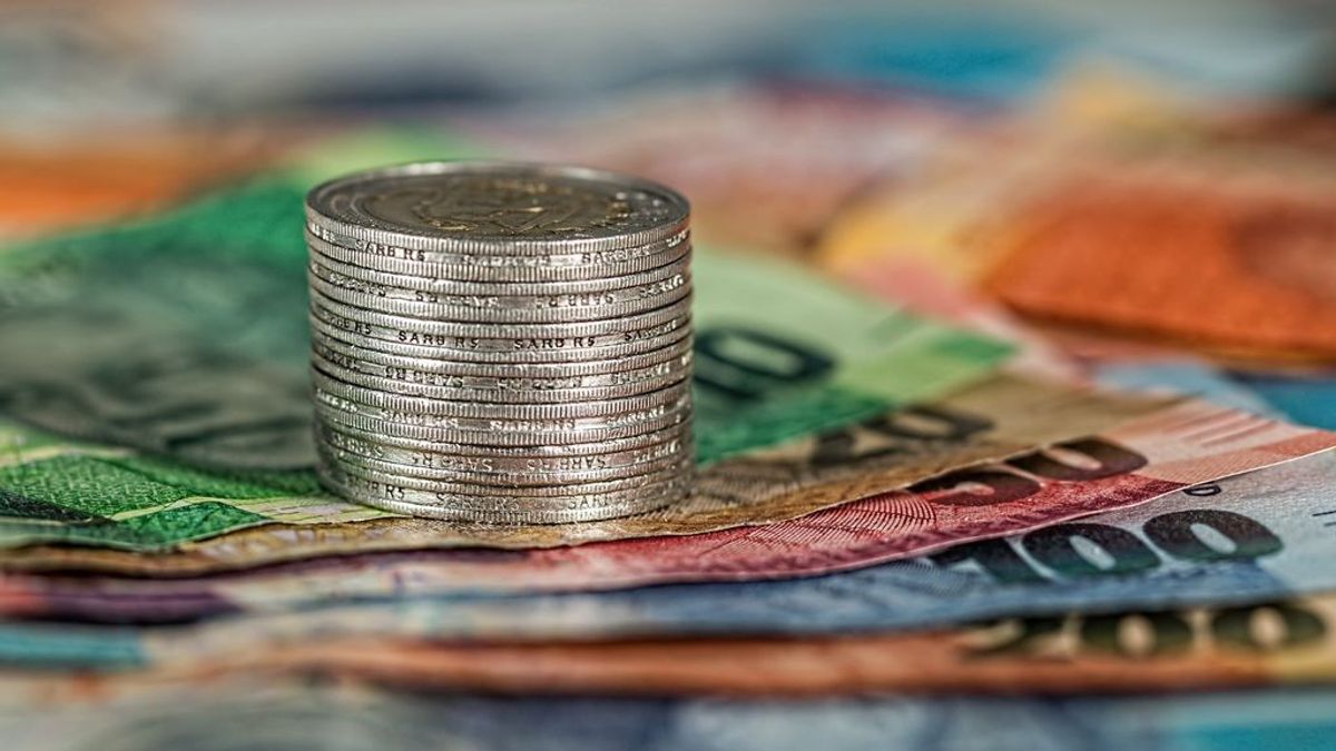 El 42% de españoles ha sufrido pérdidas de ingresos en la pandemia y un 31% ha recurrido a ahorros El 42% de españoles ha sufrido pérdidas de ingresos en la pandemia y un 31% ha recurrido a ahorros