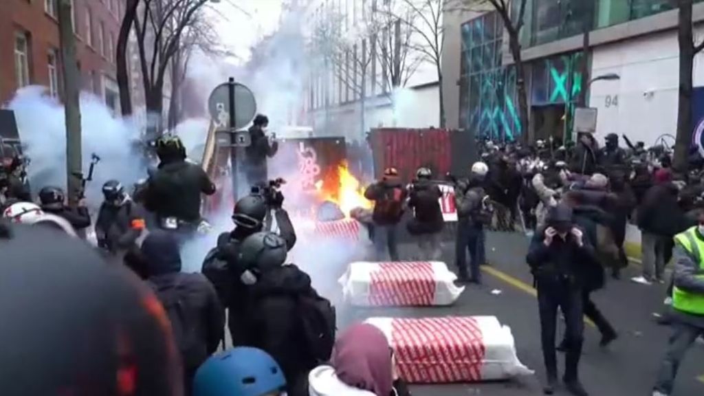 Nuevos incidentes en la protesta en París contra la Ley de Seguridad