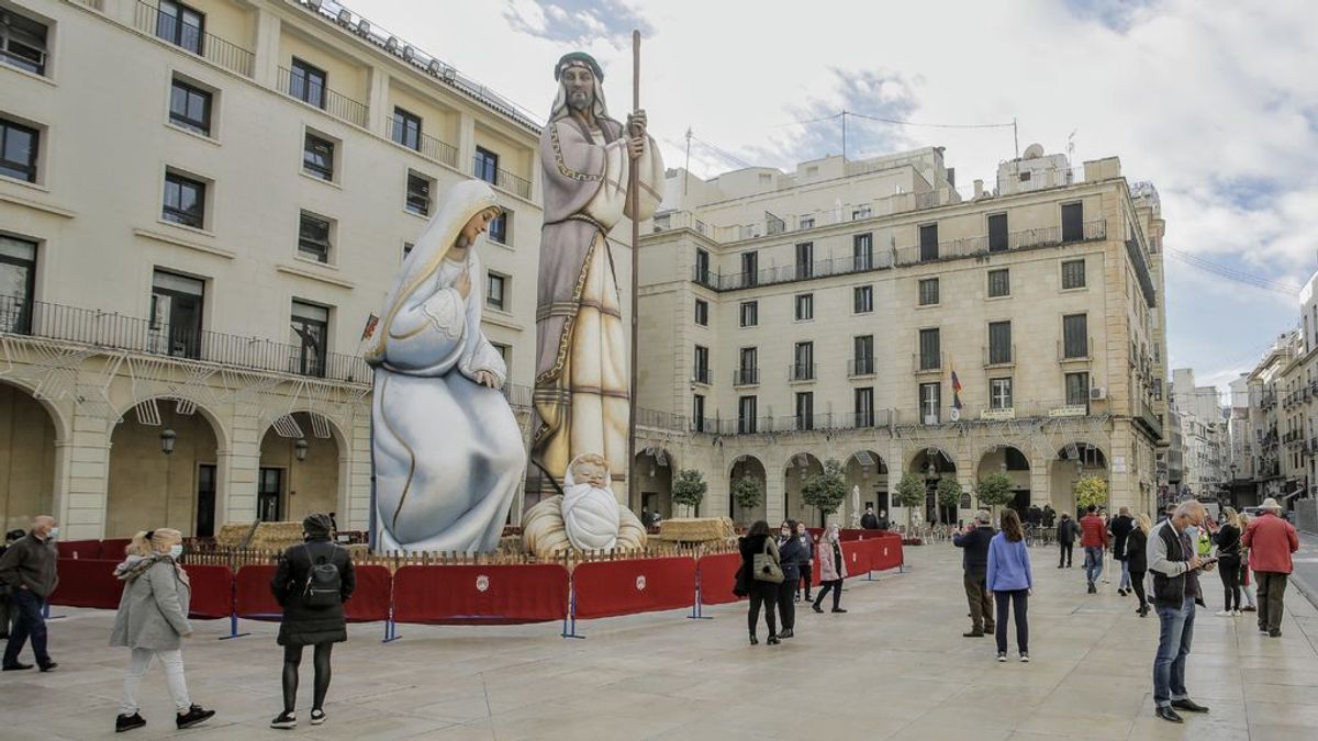 El belén de Alicante recibe el récord Guiness como el más grande del mundo entre críticas de la oposición El belén de Alicante recibe el récord Guiness como el más grande del mundo entre críticas de la oposición