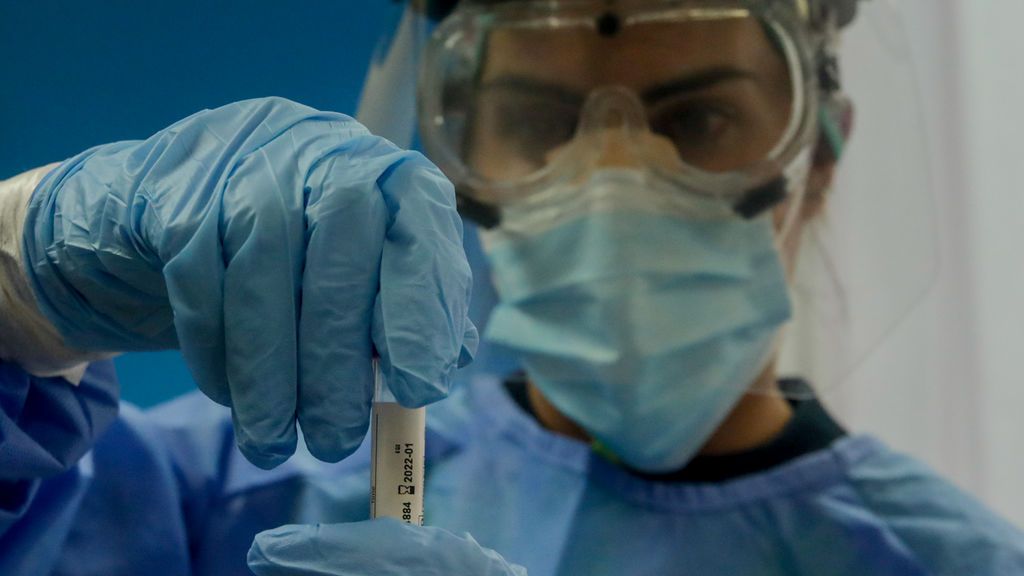 Caen los contagios en Madrid pero suben las muertes a 19, más del doble Caen los contagios en Madrid pero suben las muertes a 19, más del doble