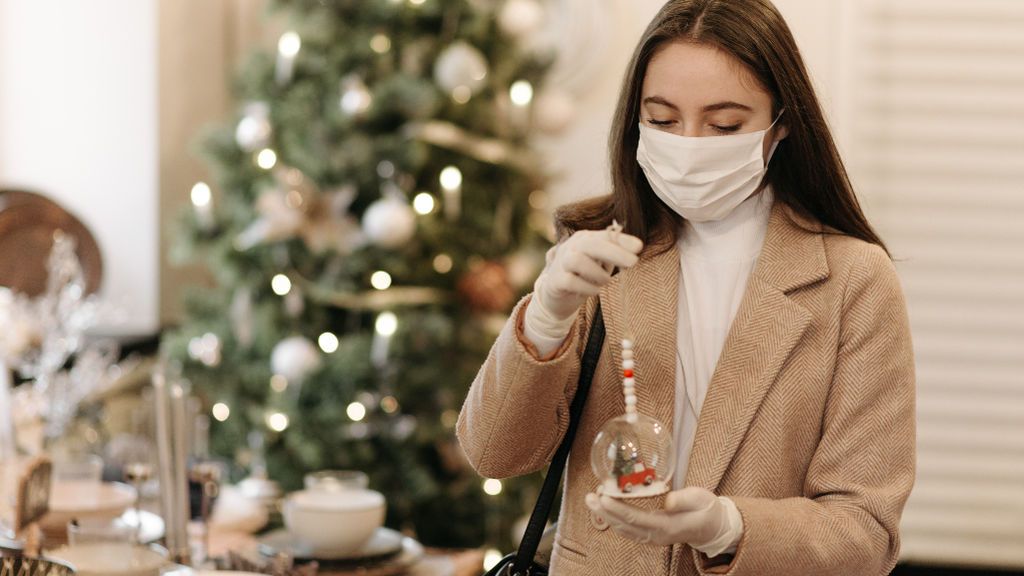 “No voy a ver a mis padres en Navidad y estoy destrozada”: Cómo sentirte cerca de tu familia pese a la distancia