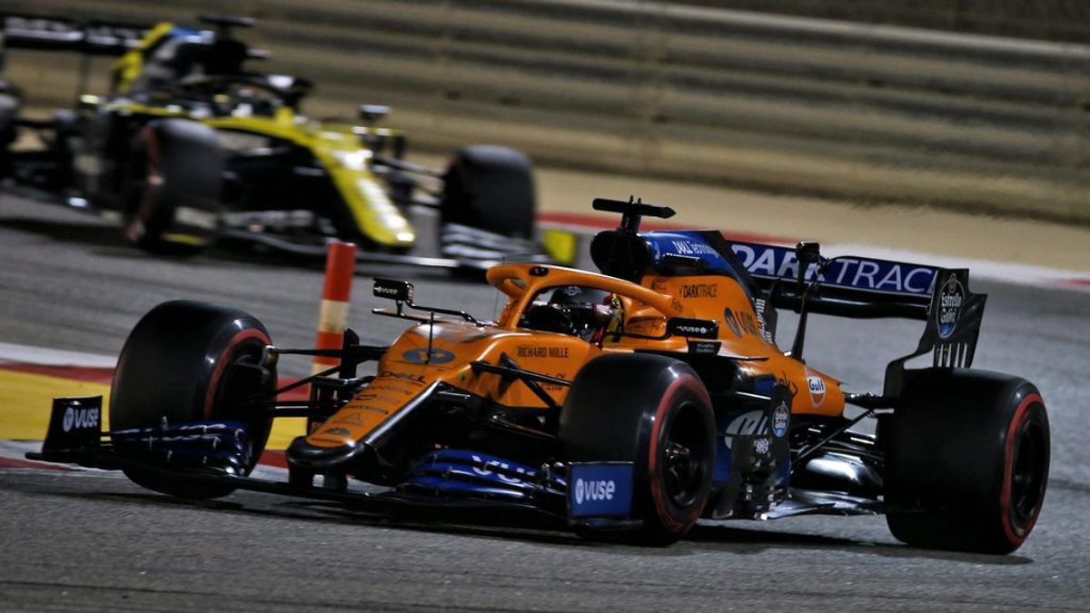 Checo Pérez aprovecha la ausencia de Hamilton para ganar y Carlos Sainz se marca un carrerón terminando cuarto