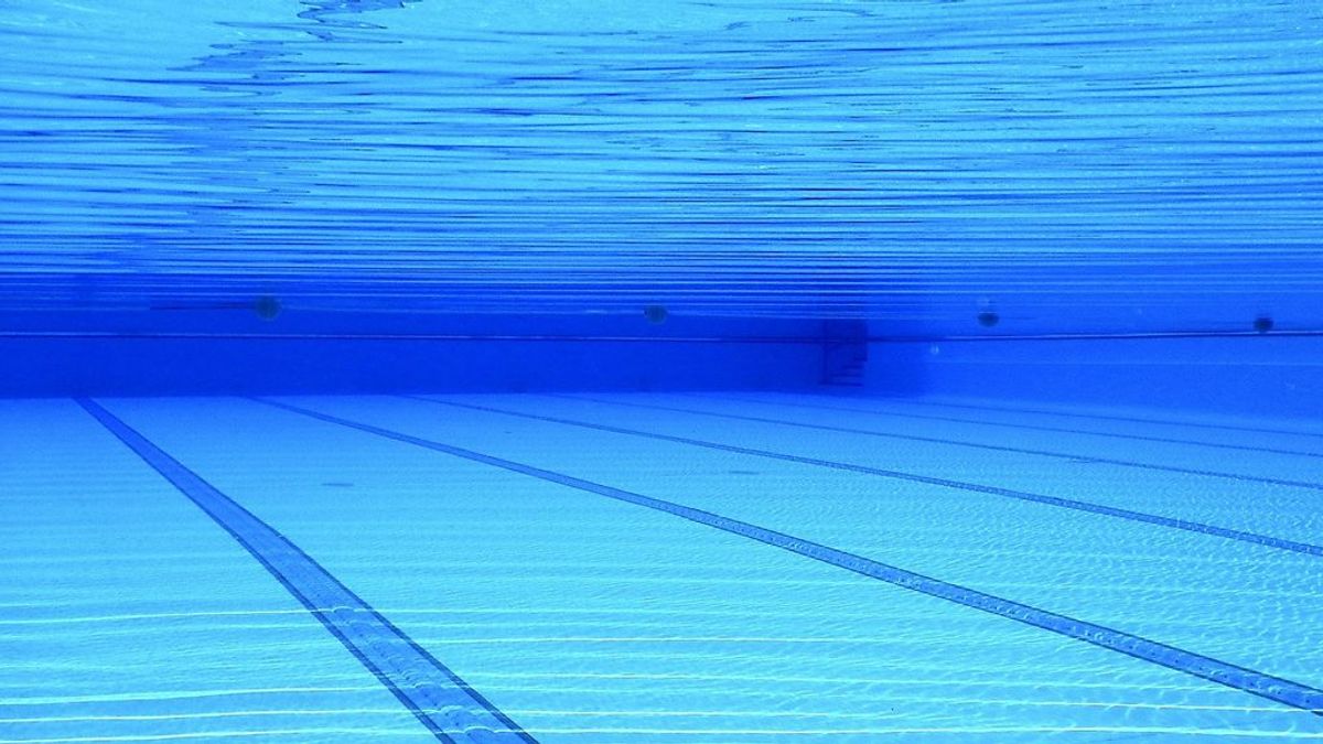 Seis personas ingresan en UCI tras intoxicarse en una piscina rusa que mutiplicaba el cloro permitido por 250