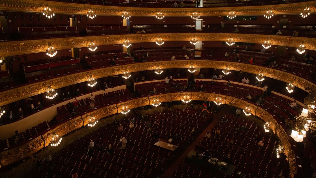 El Liceu de Barcelona no contempla seguir con funciones para un máximo de 500 personas y suspende 'La traviata' El Liceu de Barcelona no contempla seguir con funciones para un máximo de 500 personas y suspende 'La traviata'