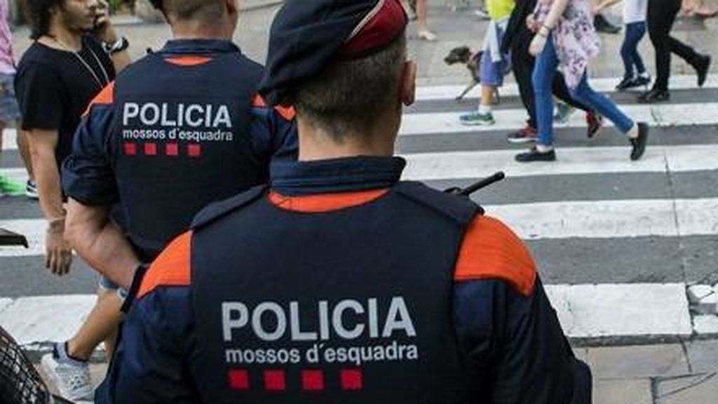 Identificadas mil personas en un pícnic en Barcelona por no respetar las medidas Identificadas mil personas en un pícnic en Barcelona por no respetar las medidas