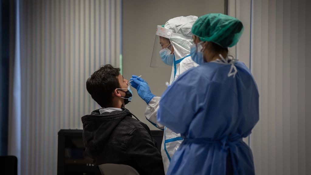 La Comunidad Valenciana registra 2.120 nuevos casos durante el fin de semana y continua reduciendo las hospitalizaciones La Comunidad Valenciana registra 2.120 nuevos casos durante el fin de semana y continua reduciendo las hospitalizaciones