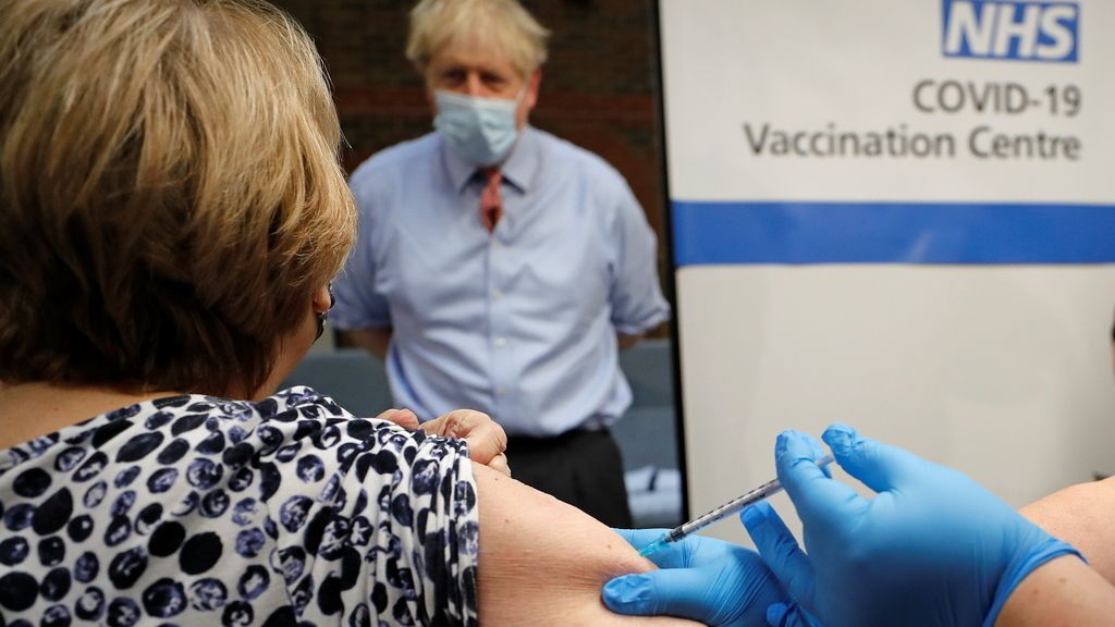 Euforia en Reino Unido ante las primeras vacunaciones contra el coronavirus