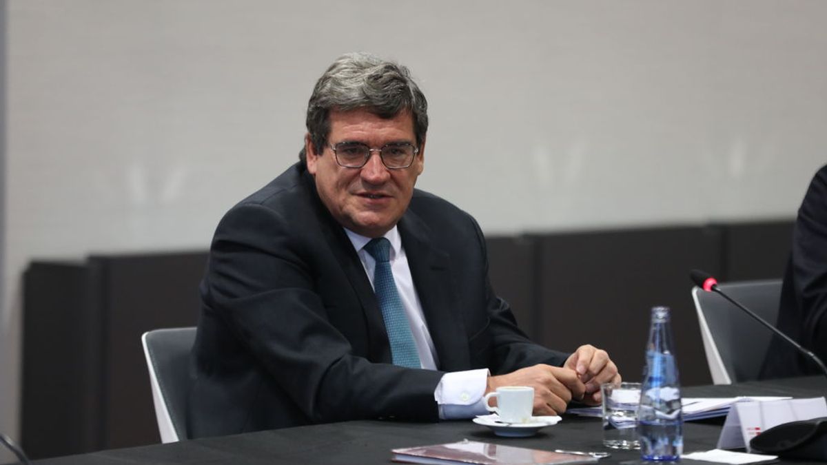 Escrivá estima que el PIB subirá un 2,4 % en el cuarto trimestre Escrivá estima que el PIB subirá un 2,4 % en el cuarto trimestre