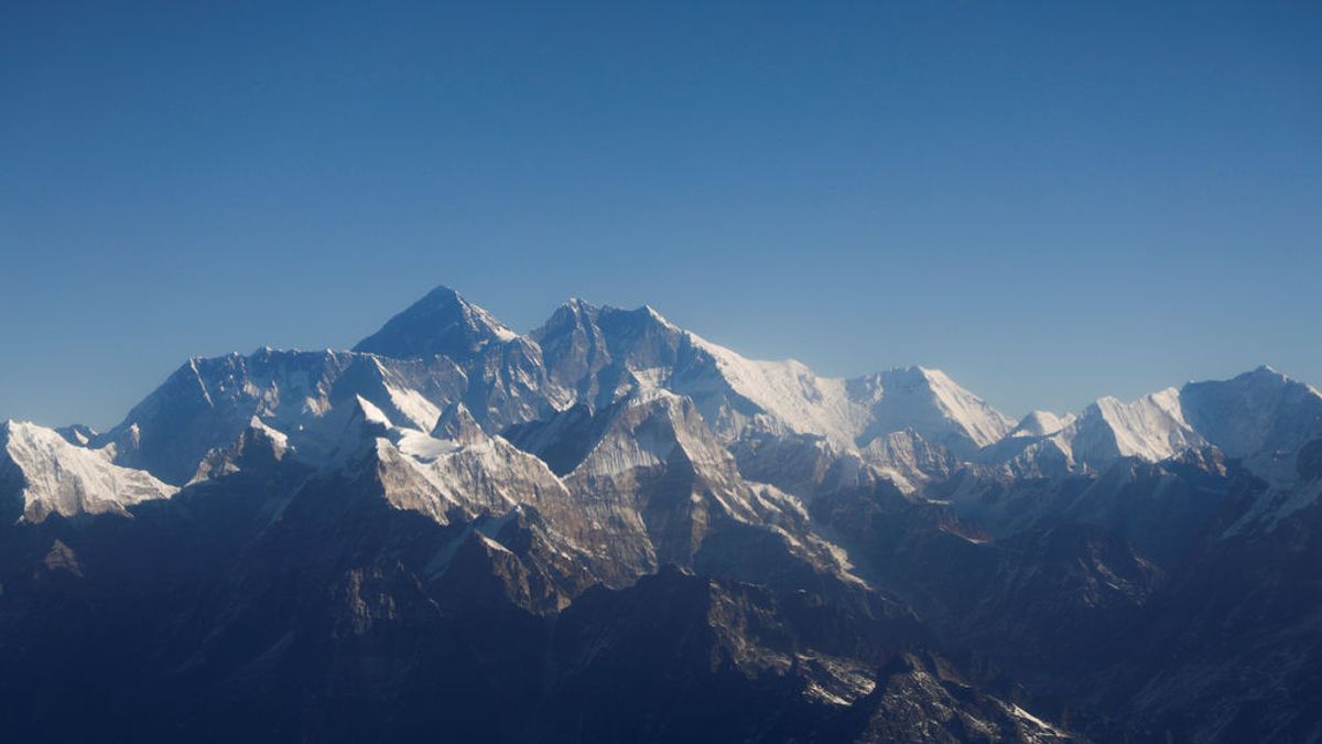 El Everest "crece" cuatro metros: nuevas mediciones fijan su altura en 8.848,86 metros El Everest "crece" cuatro metros: nuevas mediciones fijan su altura en 8.848,86 metros