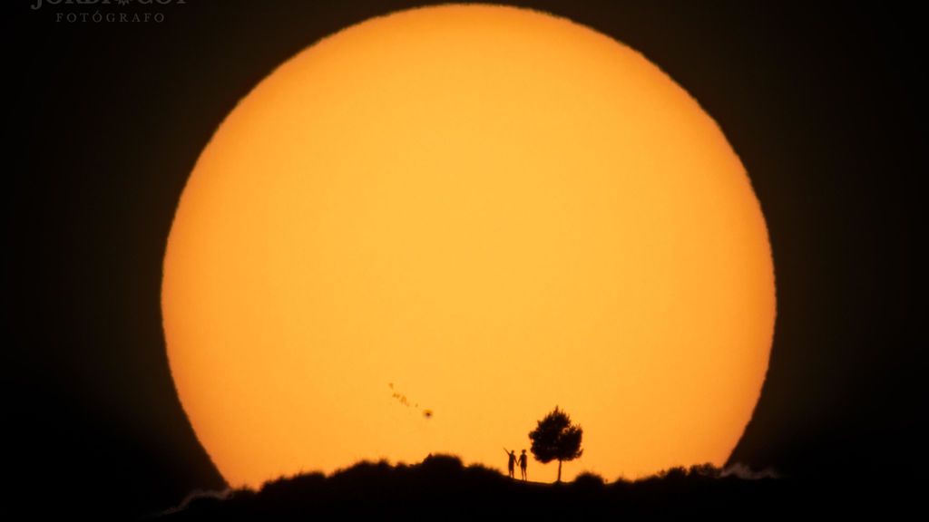 La foto del sol que ha cautivado a la Agencia Espacial Europea: “Me gusta mostrar al ser humano en un mundo diferente” La foto del sol que ha cautivado a la Agencia Espacial Europea: “Me gusta mostrar al ser humano en un mundo diferente”