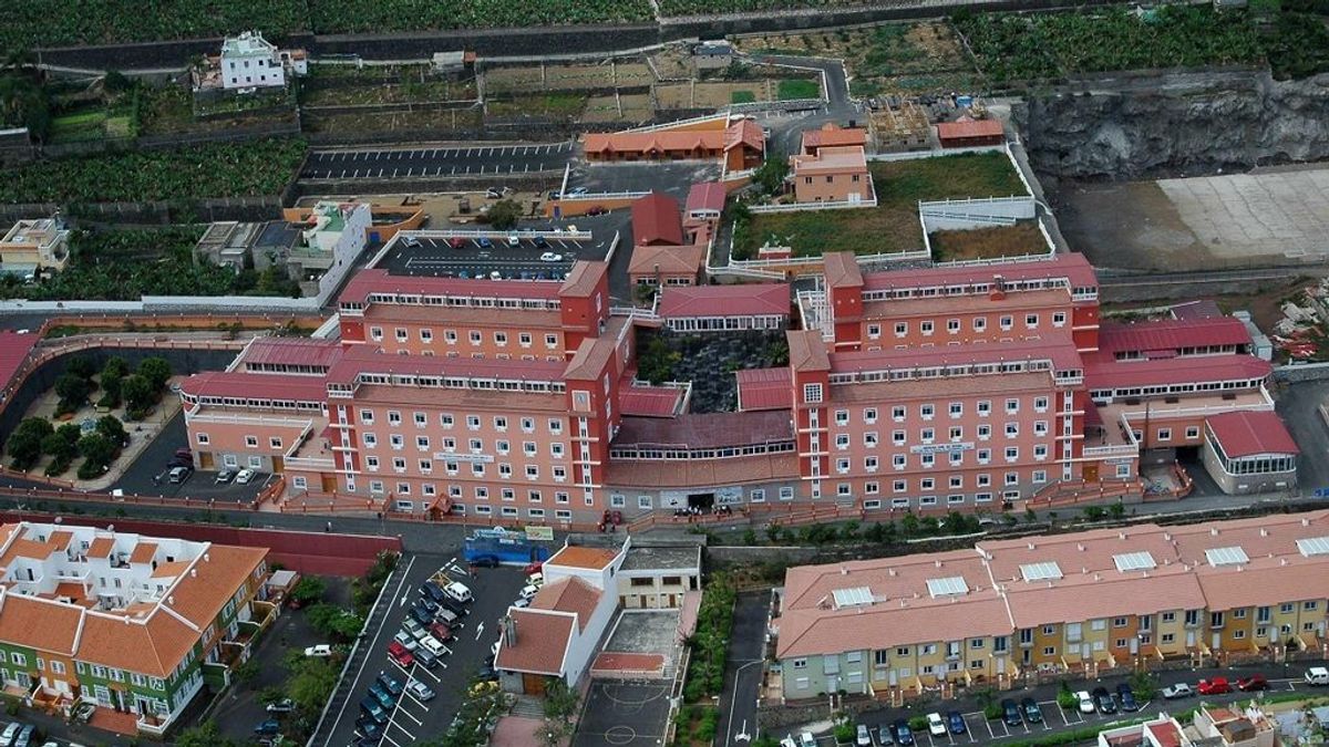 Canarias interviene el centro de mayores Santa Rita con 180 casos de coronavirus