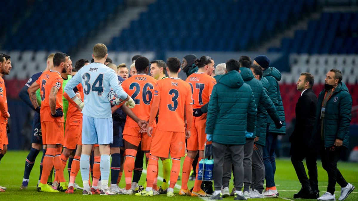 El PSG-Estambul se reanuda tras el episodio racista protagonizado por el cuarto árbitro: un caso sin precedentes El PSG-Estambul se reanuda tras el episodio racista protagonizado por el cuarto árbitro: un caso sin precedentes