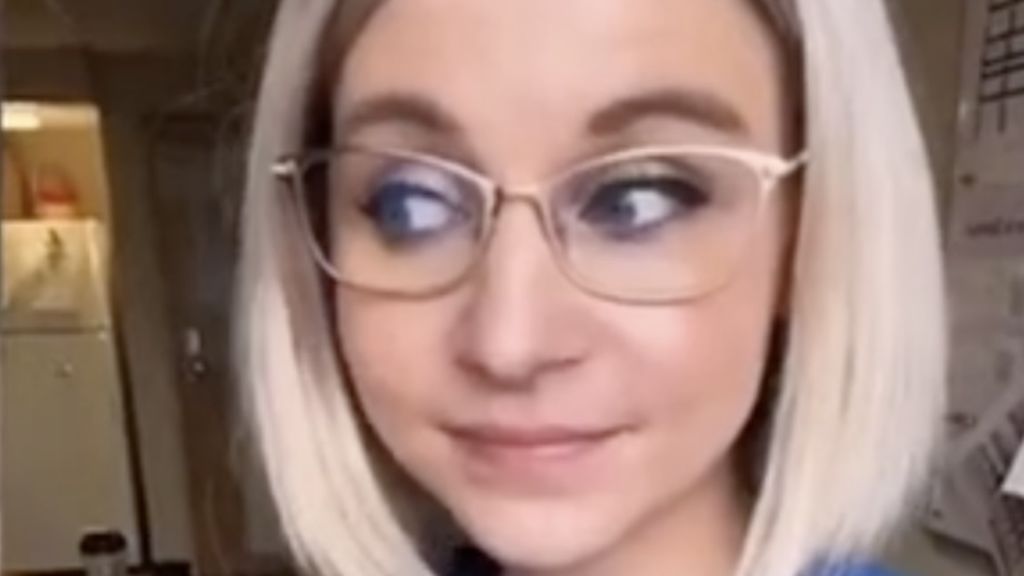 La enfermera que animaba a saltarse las normas covid en TikTok ha renunciado a su trabajo