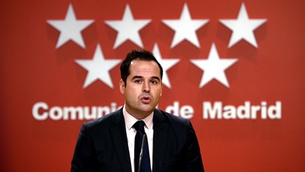Aguado critica que el Gobierno haya reducido el número dosis de vacunas para Madrid Aguado critica que el Gobierno haya reducido el número dosis de vacunas para Madrid