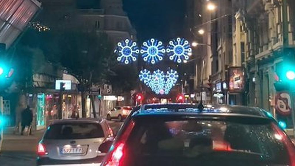 Las luces navideñas de A Coruña recuerdan demasiado al coronavirus: "Muy 2020"