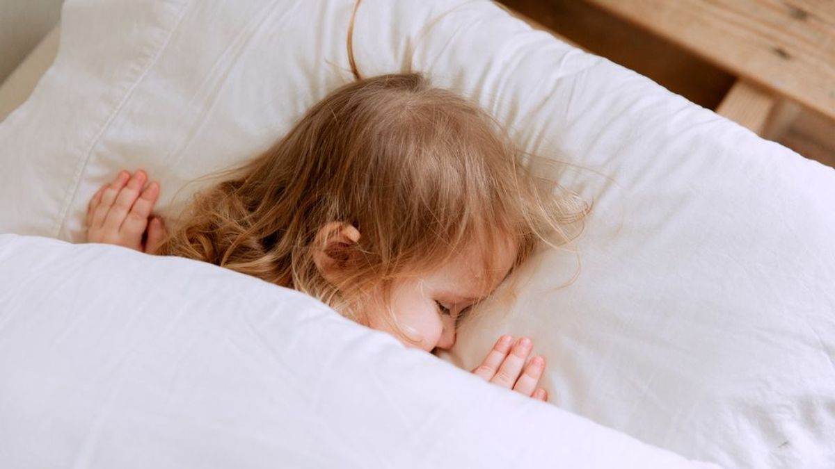 Relajación, horario o alimentación: claves para establecer una rutina y que los niños se vayan a dormir temprano
