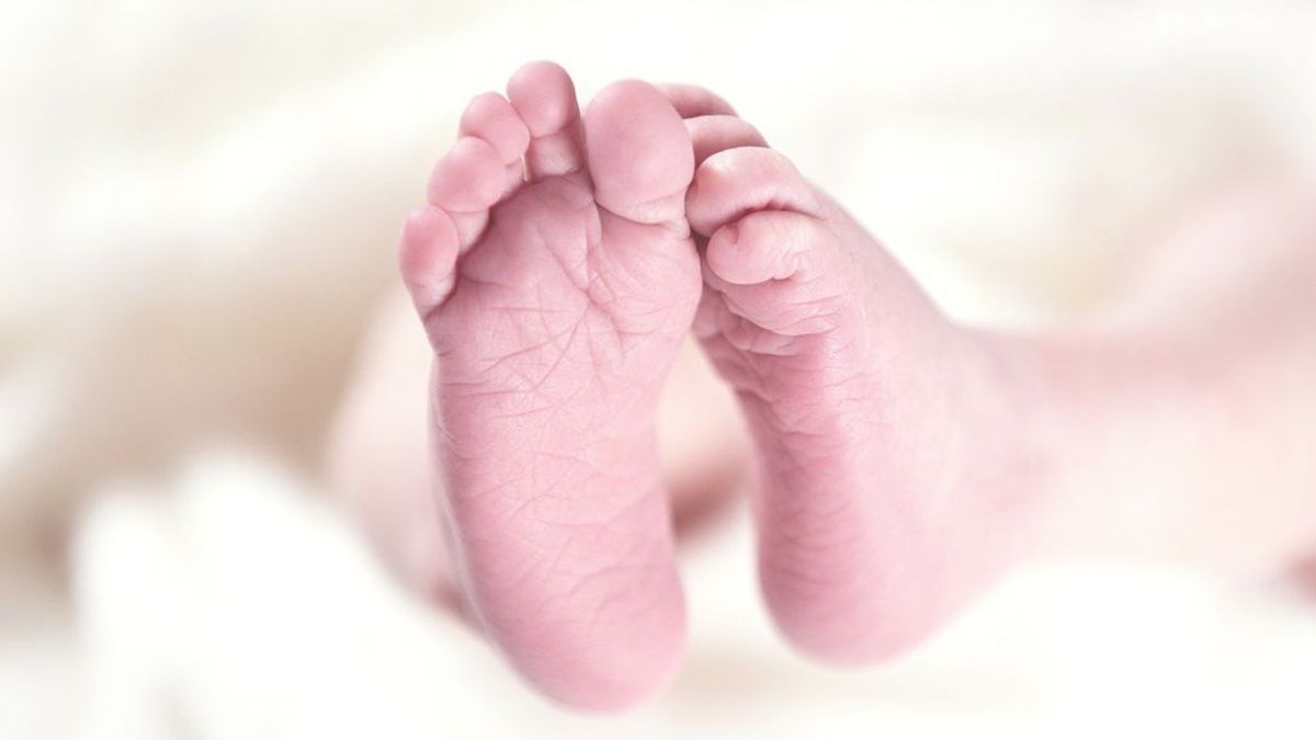Salvan la vida del bebé de una embarazada que murió por coronavirus en Granada