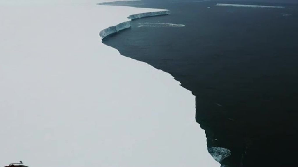 Las imágenes del iceberg más grande del planeta de cerca