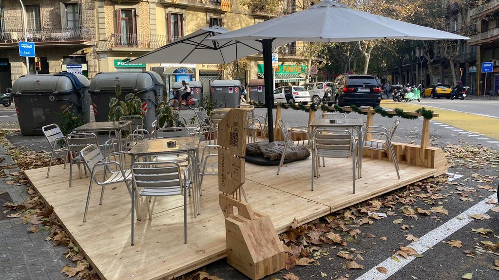 Barcelona realiza una prueba piloto para mejorar la estética de las terrazas Barcelona realiza una prueba piloto para mejorar la estética de las terrazas