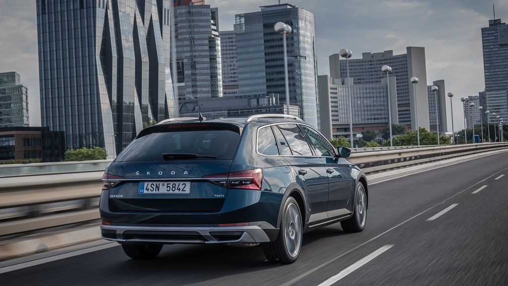SKODA SUPERB SCOUT 2