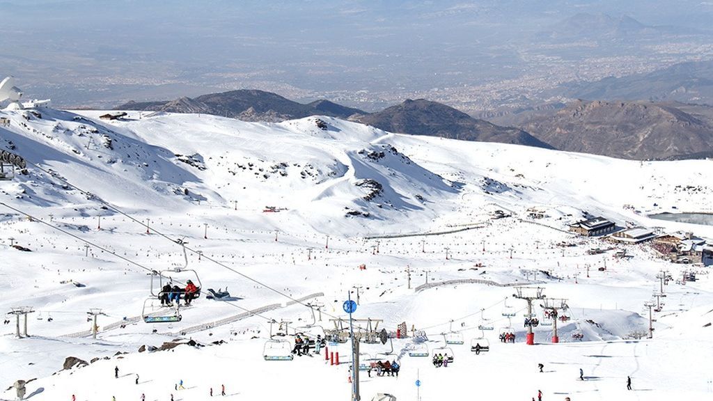 Sierra Nevada, lista para su apertura el día 18: solo para andaluces y con 50 por ciento de aforo Sierra Nevada, lista para su apertura el día 18: solo para andaluces y con 50 por ciento de aforo