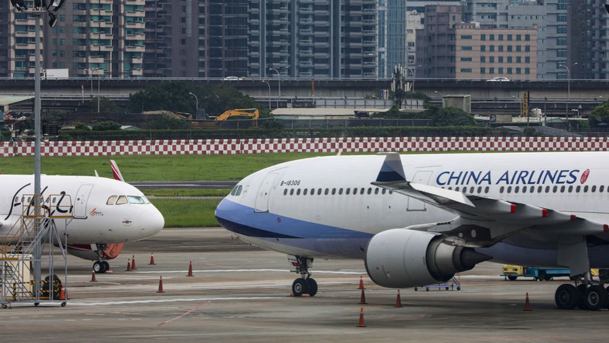 China recomienda a los auxiliares de vuelo usar pañales para evitar contagiarse de covid