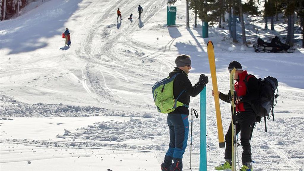Las pistas de esquí de Andalucía y Cataluña abren antes de Navidades solo para residentes